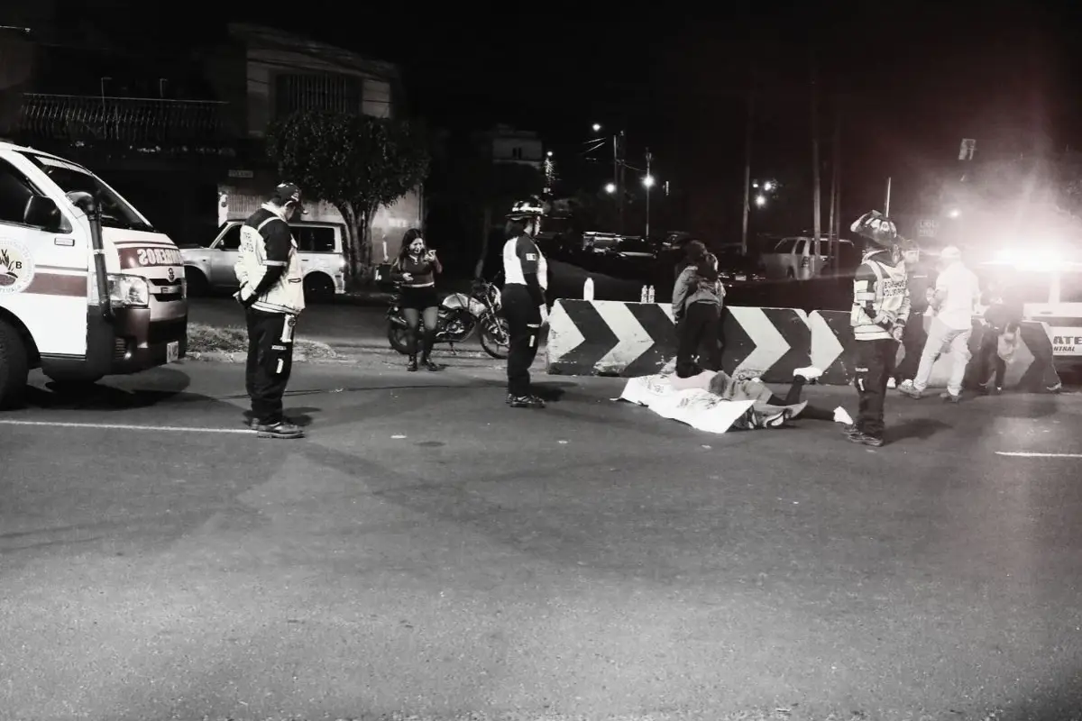 Momentos de profunda tristeza se vivieron cuando los familiares llegaron a reconocer a la víctima., Bomberos Voluntarios.