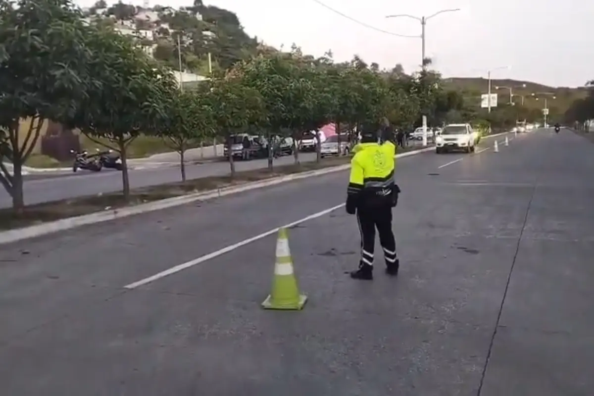 Desde muy temprano, las autoridades habilitaron este reversible en el bulevar Reformadores., Captura de pantalla.