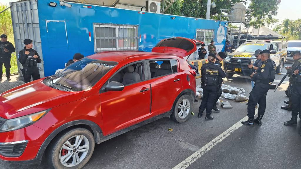 Decomisan 39 kilos de marihuana ocultos entre plátanos | PNC y MP.