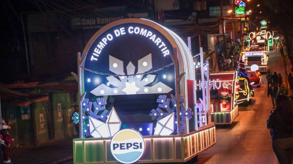 El desfile navideño de la Municipalidad de Guatemala recorrió varias calles el lunes 17 de noviembre. | Municipalidad de Guatemala