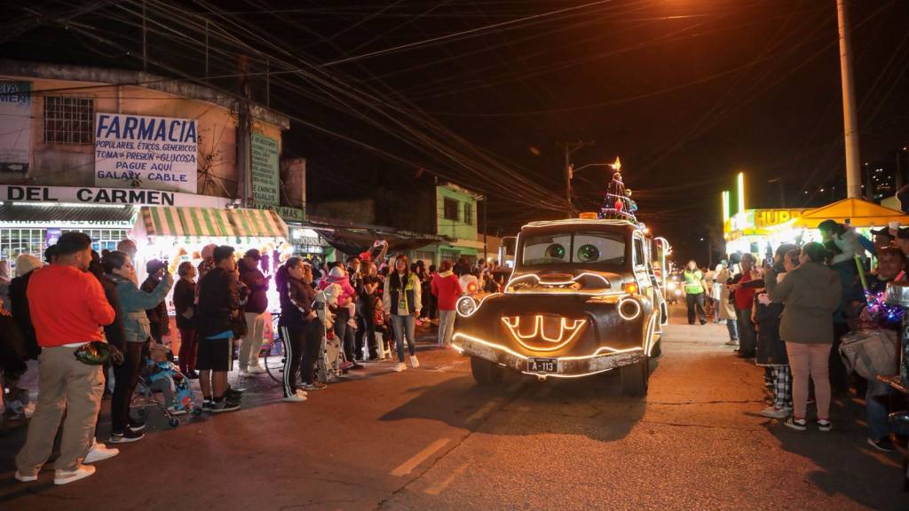 El desfile navideño de la Municipalidad de Guatemala recorrió varias calles el lunes 17 de noviembre. | Municipalidad de Guatemala