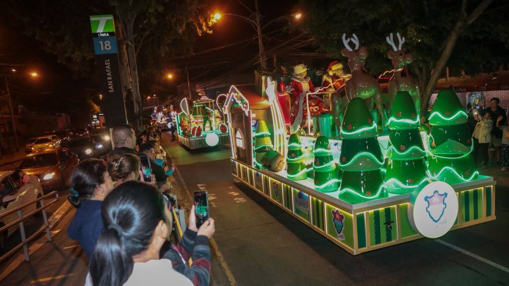 El desfile navideño de la Municipalidad de Guatemala recorrió varias calles el lunes 17 de noviembre. | Municipalidad de Guatemala