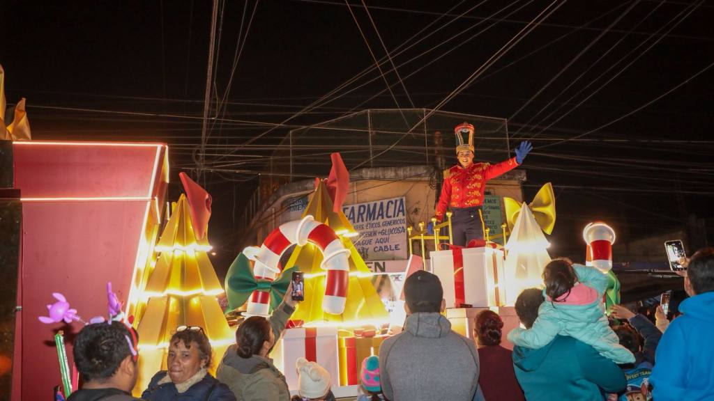 El desfile navideño de la Municipalidad de Guatemala recorrió varias calles el lunes 17 de noviembre. | Municipalidad de Guatemala
