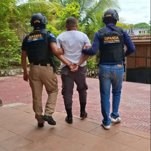 El guardia de Presidios fue detenido en el departamento de Izabal. ,PNC de Guatemala.