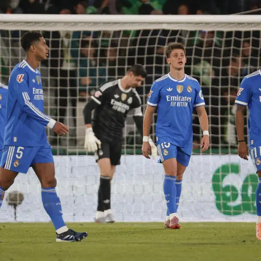 La decepción de los jugadores del Real Madrid tras el empate ante Elche - EFE