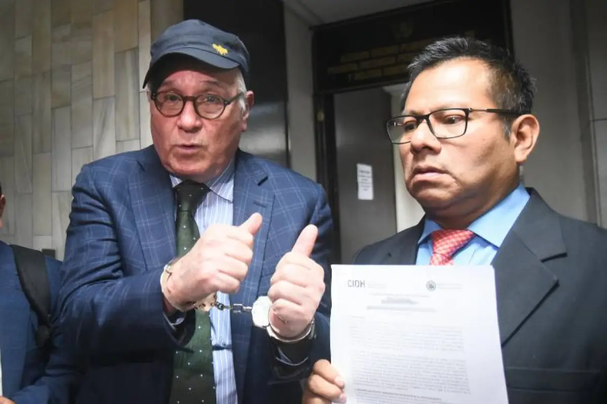 El abogado RamÃ³n Cadena, implicado en el caso Usac., Omar SolÃ­s/Emisoras Unidas