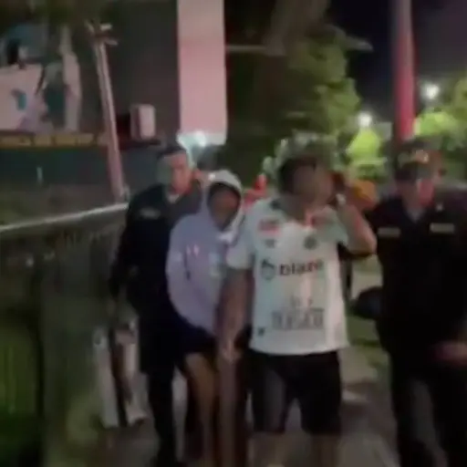 Pareja detenida. ,Captura de pantalla video X.