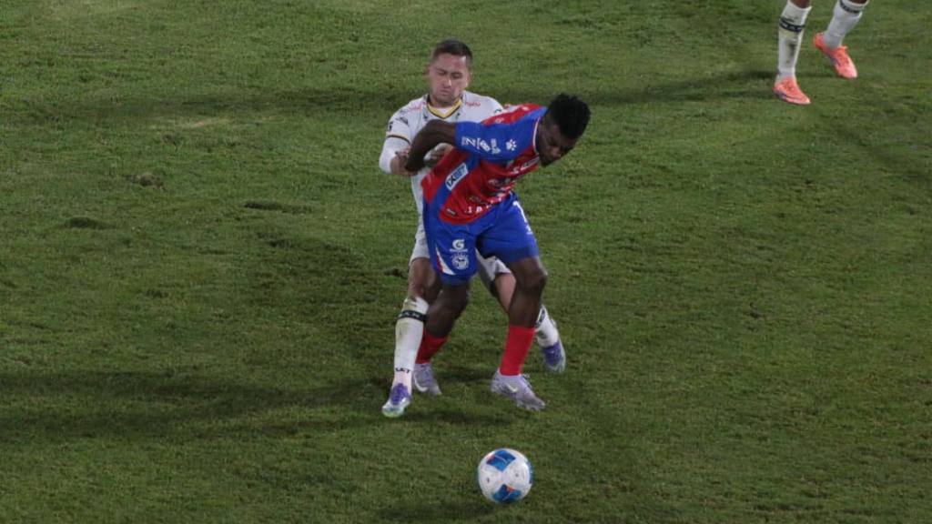 Apertura 2025: Xelajú vs. Cobán Imperial  | Wilber Colloy 