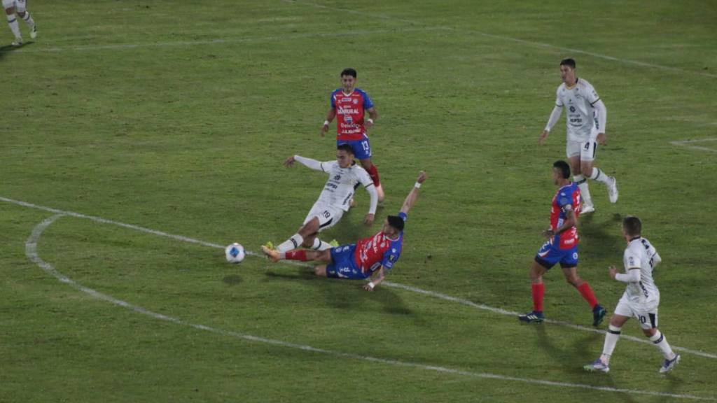 Apertura 2025: Xelajú vs. Cobán Imperial  | Wilber Colloy 