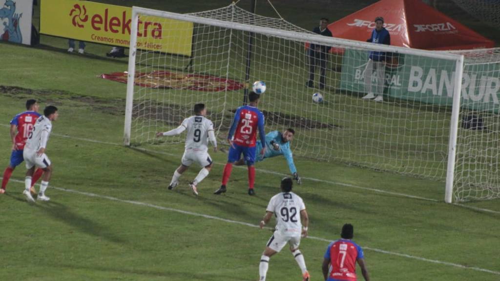 Apertura 2025: Xelajú vs. Cobán Imperial  | Wilber Colloy 