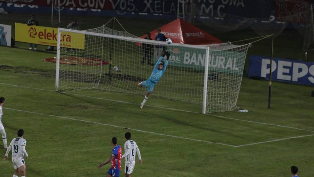 Apertura 2025: Xelajú vs. Cobán Imperial  | Wilber Colloy 