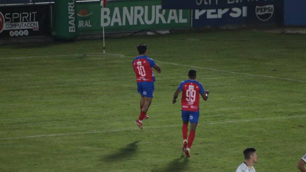 Apertura 2025: Xelajú vs. Cobán Imperial  | Wilber Colloy 