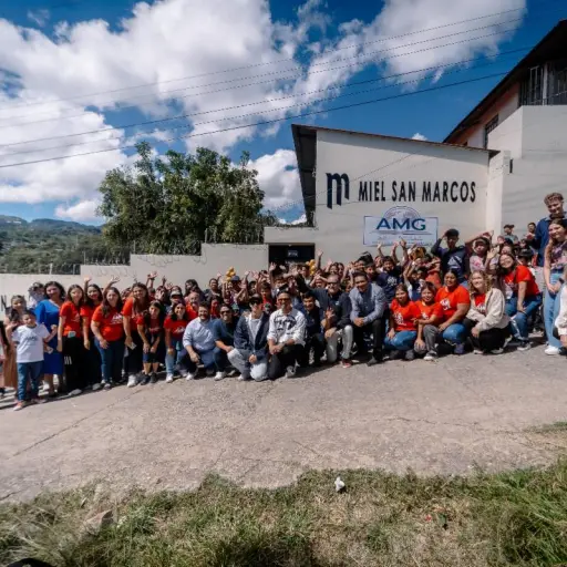 Miel San Marcos inaugura escuela  ,Cortesía