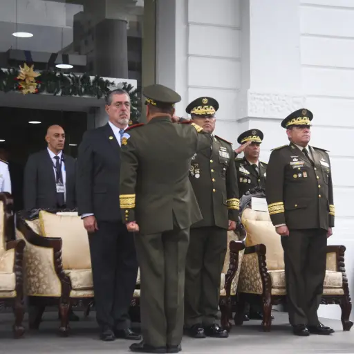 El presidente Bernardo Arévalo participó en el acto de ascensos de cuatro coroneles del Ejército. ,Omar Solís/Emisoras Unidas