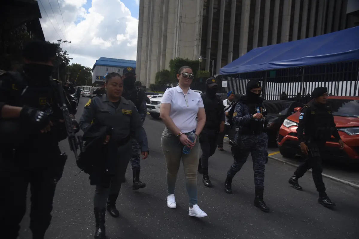 María Fernanda Bonilla, implicada en el crimen contra Melisa Palacios, a su ingreso a Tribunales., Omar Solís/Emisoras Unidas