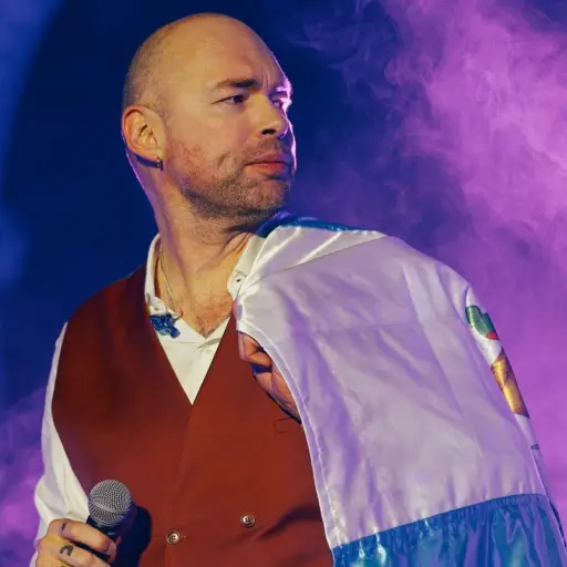 Santiago Cruz ,Redes sociales