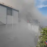 Buscan controlar incendio forestal en zona 12t