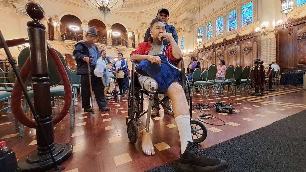 Sosep entrega prótesis, órtesis y aparatos auditivos a guatemaltecos | Omar Solís/EU