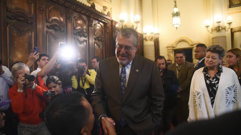 Sosep entrega prótesis, órtesis y aparatos auditivos a guatemaltecos | Omar Solís/EU