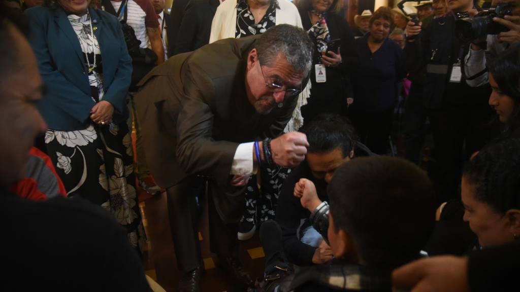 Sosep entrega prótesis, órtesis y aparatos auditivos a guatemaltecos | Omar Solís/EU