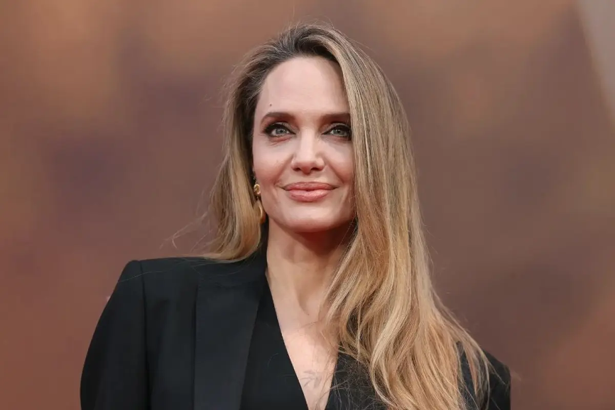 Angelina Jolie, Instagram