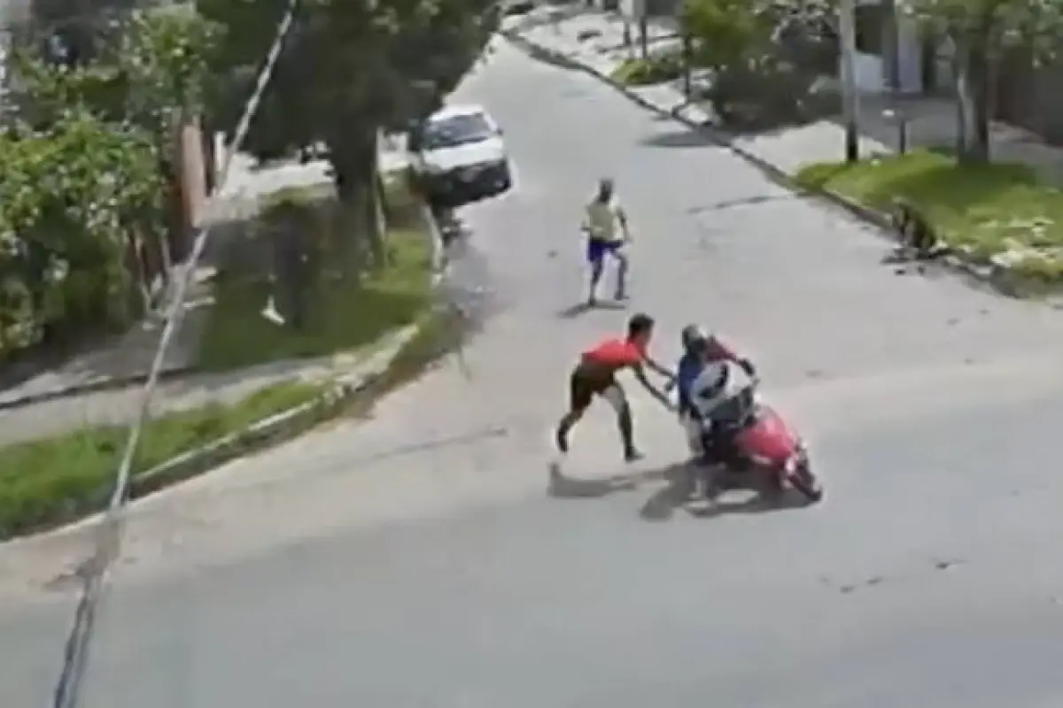 Motoladrones captados en video. , Capturan de pantalla video de X.