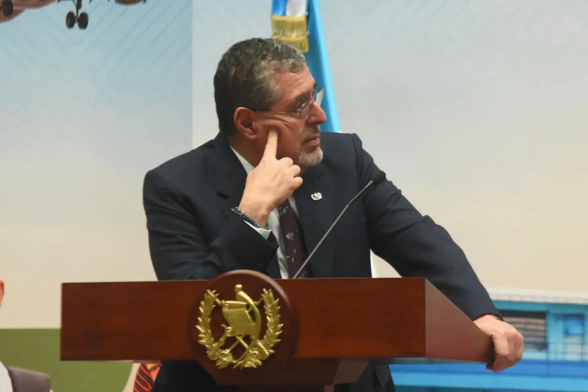 El presidente Bernardo Arévalo durante la conferencia de prensa "La Ronda", el miércoles 17 de diciembre de 2025., Omar Solís/Emisoras Unidas