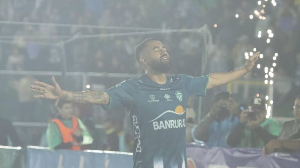 Celebración de Antigua GFC ante Aurora | Alex Meoño