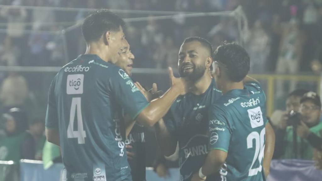 Celebración de Antigua GFC ante Aurora | Alex Meoño