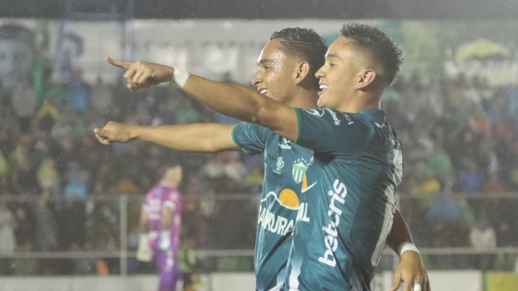 Celebración de Antigua GFC ante Aurora | Alex Meoño