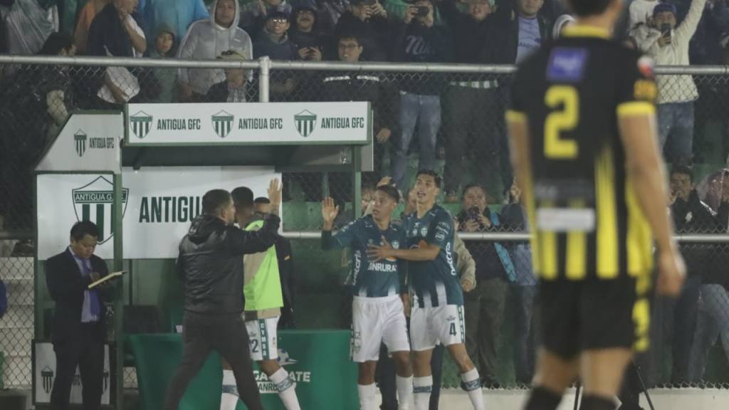 Celebración de Antigua GFC ante Aurora | Alex Meoño