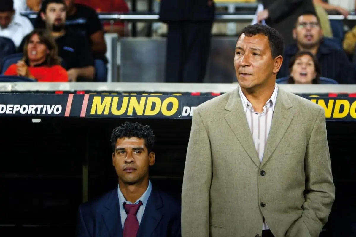 Henk ten Cate, nuevo técnico de Surinam - RR.SS.