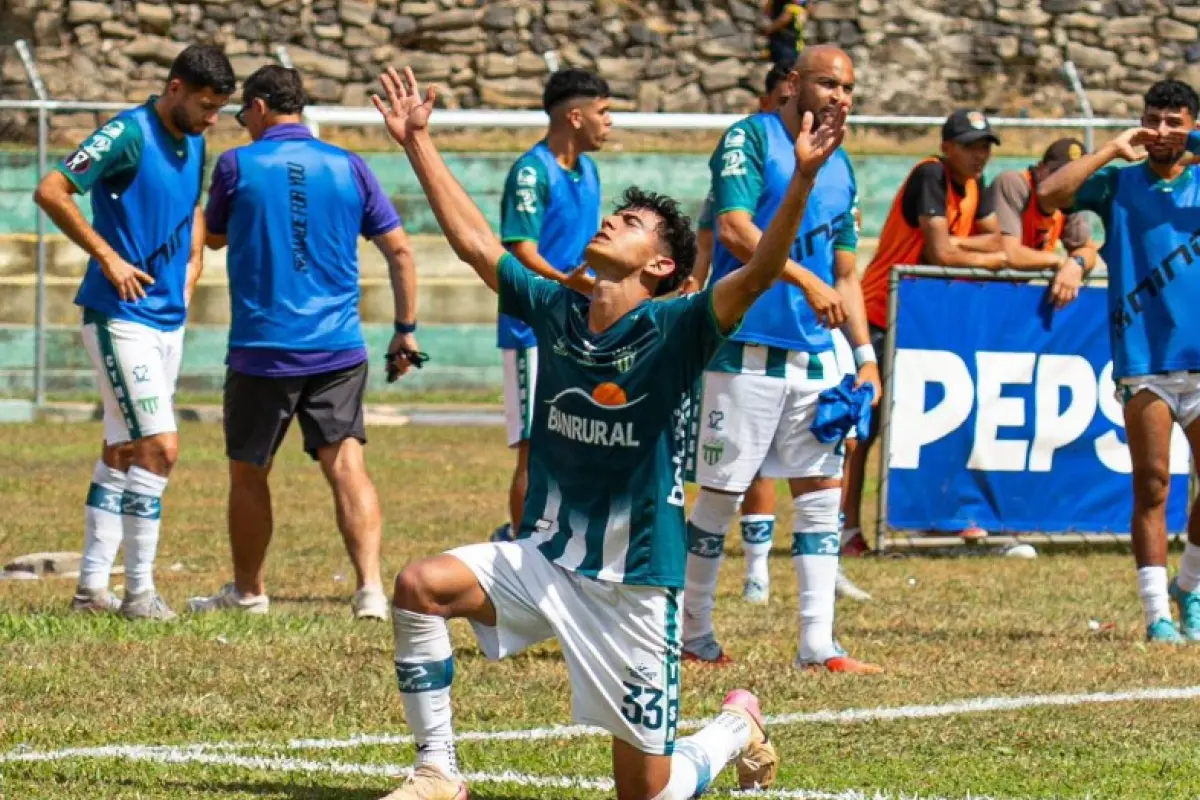 Héctor Prillwitz fue el autor de la victoria de Antigua sobre Aurora