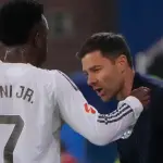 Xabi Alonso guio al Real Madrid a una victoria ante Alavés 