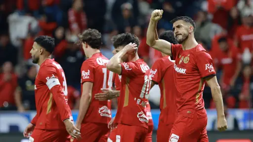 Los héroes del campeón Toluca levantan la mano para jugar el Mundial