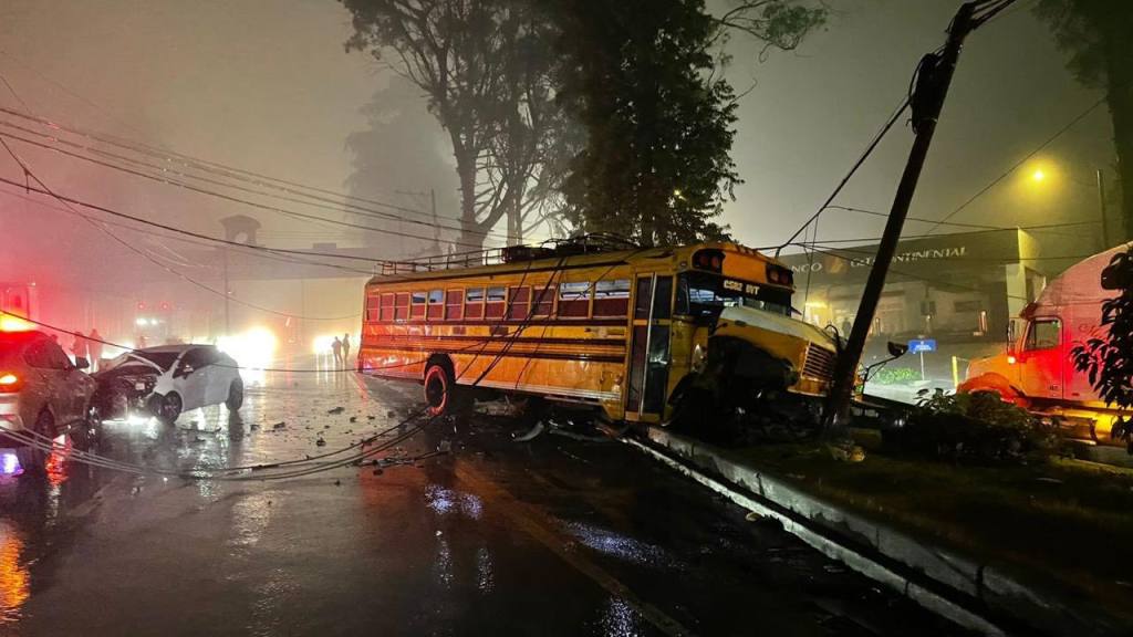 Accidente en carretera a El Salvador | Sebastián Siero