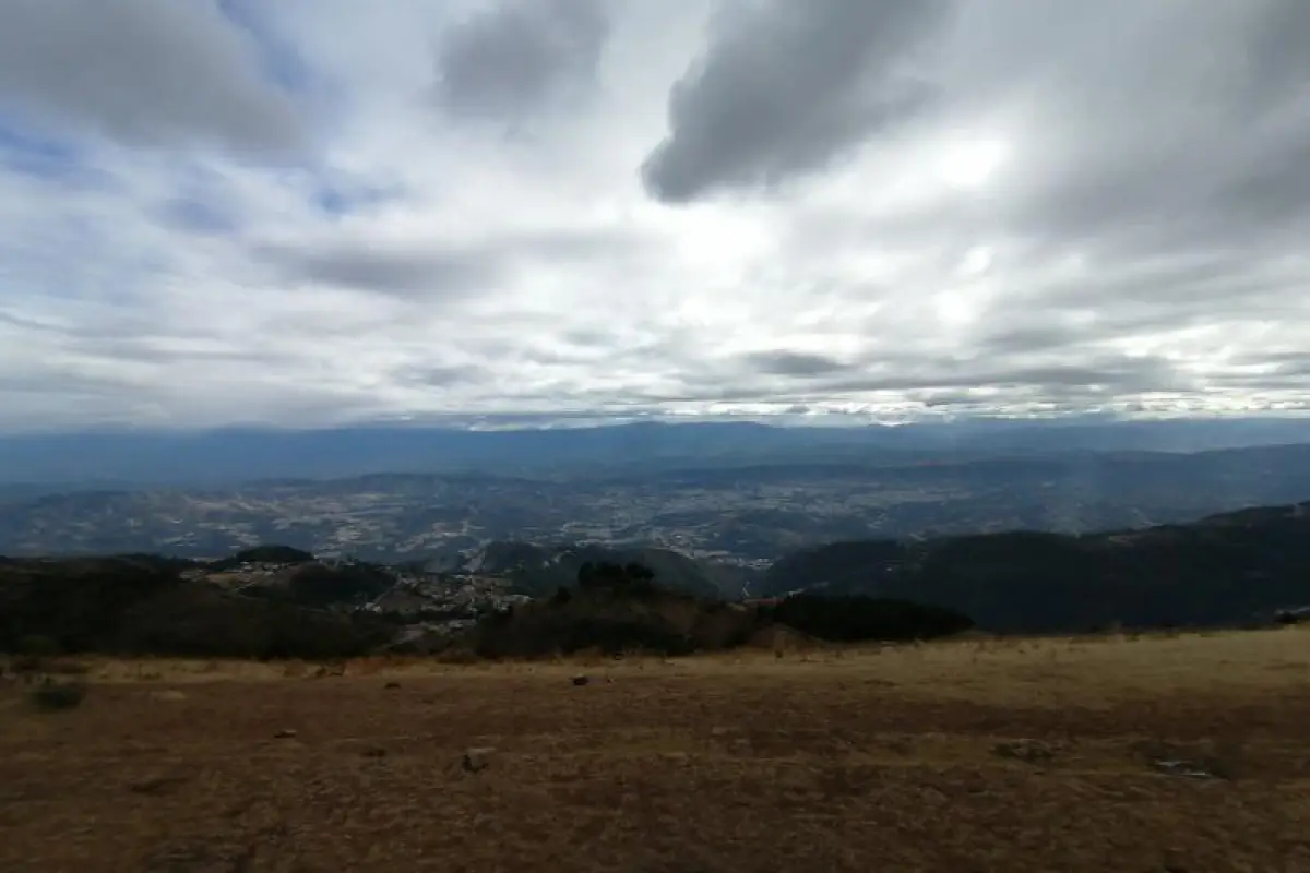 Las autoridades recomendaron abrigarse adecuadamente y proteger a los niños y personas mayores ante los cambios de temperaturas., Foto MAGA