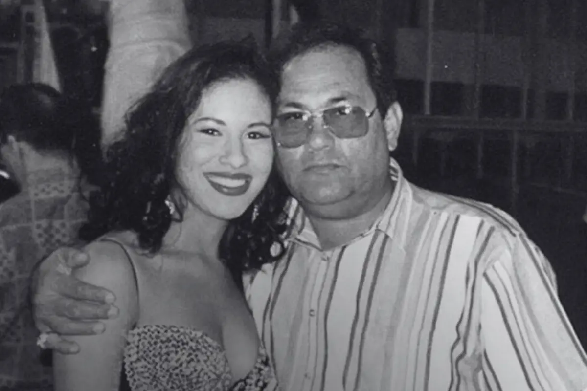 Abraham Quintanilla y Selena, Redes sociales.