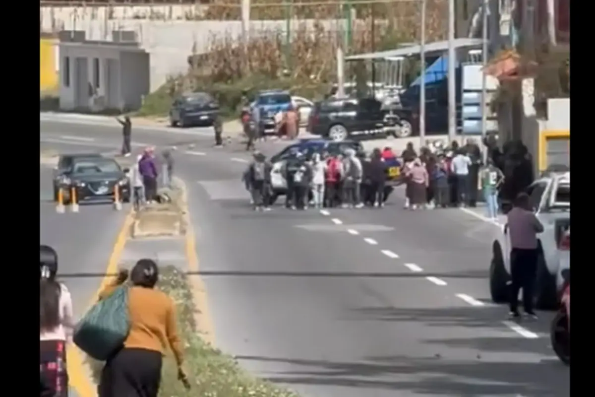 El conflicto de esta mañana generó un bloqueo en la ruta Interamericana. , Captura de pantalla.