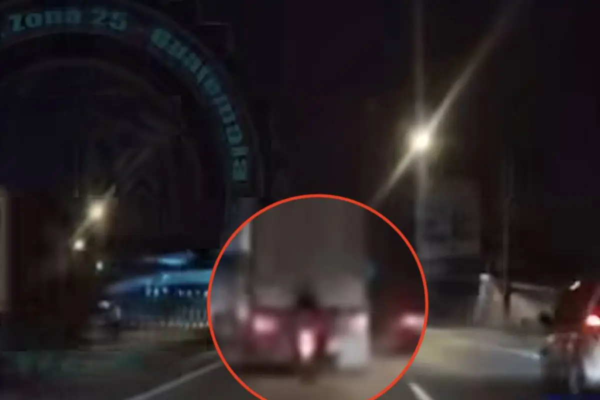 Video capta el momento exacto del accidente., Captura de pantalla video Facebook.