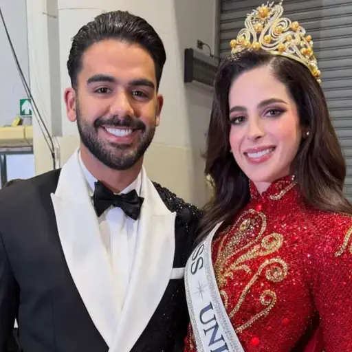 Carlos Adyan Fátima Bosch ,Instagram