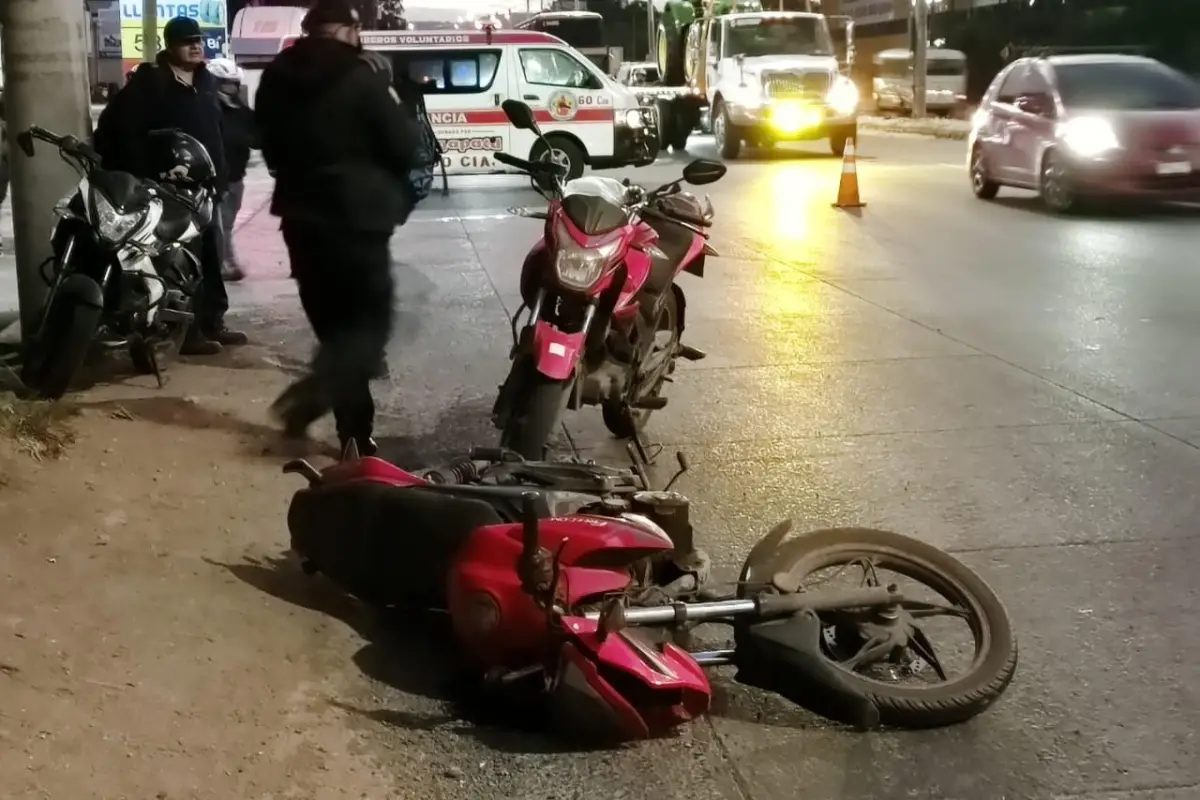 Un motorista murió tras un accidente en el Km. 34 de la ruta al Pacífico., Bomberos Voluntarios