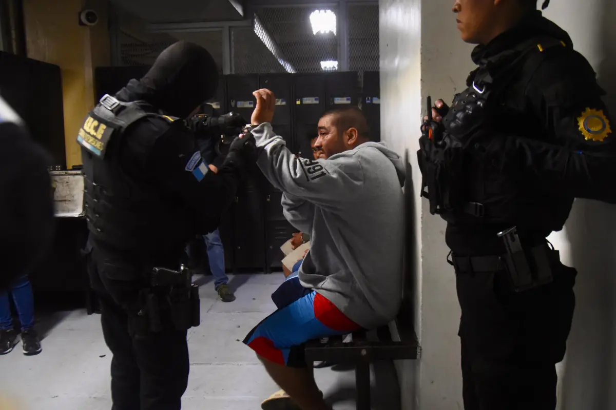 ., Omar Solís/Emisoras Unidas