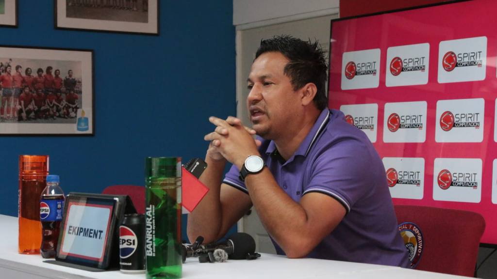 Amarini Villatoro se despide de Xelajú | Wilber Colloy