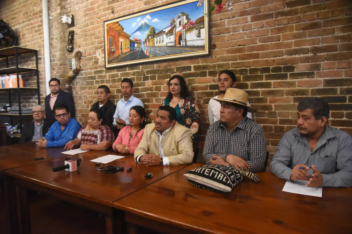 Familiares y abogados de los líderes indígenas Luis Pacheco y Héctor Chaclán., Omar Solís/Emisoras Unidas