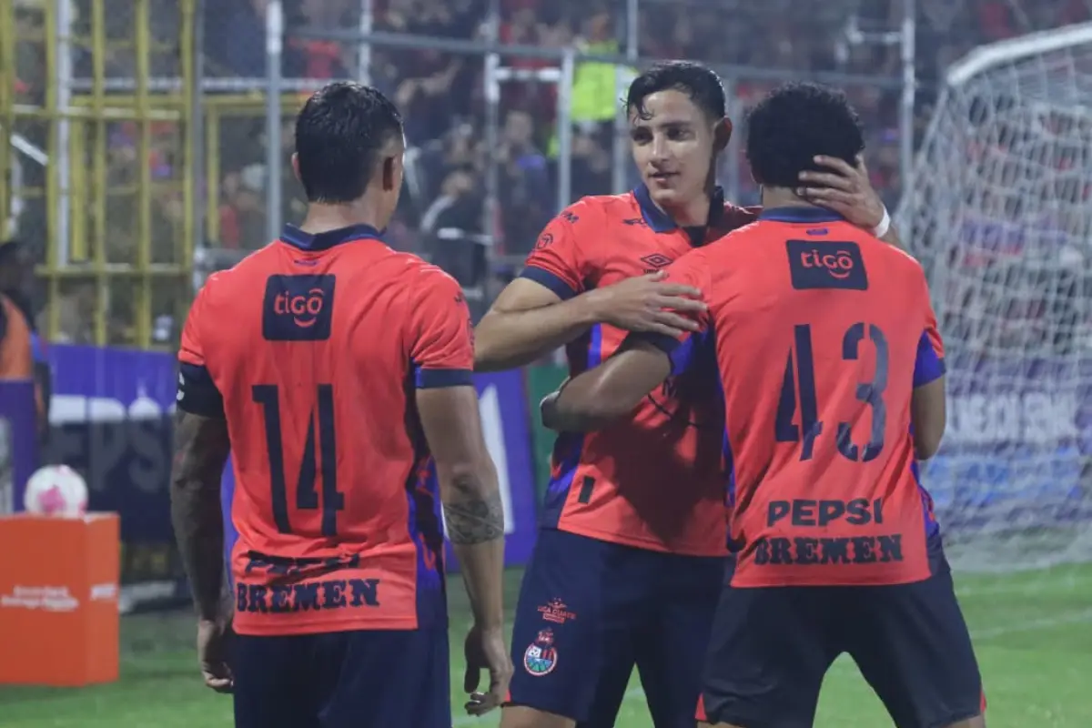 José Carlos Martínez anotó un gol histórico en Municipal 