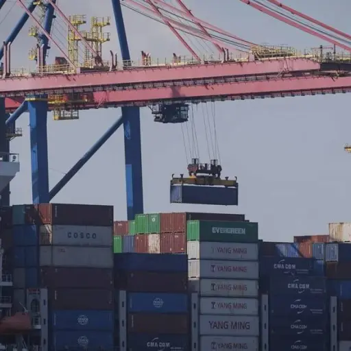 Fotografía de archivo de contenedores en un puerto comercial. ,Ilustrativa de archivo: EFE