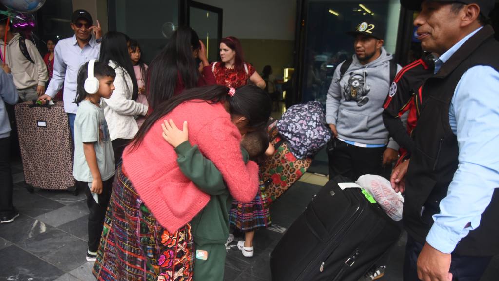 Alta afluencia de pasajeros en el Aeropuerto Internacional La Aurora, diciembre 2025 | Omar Solís/EU