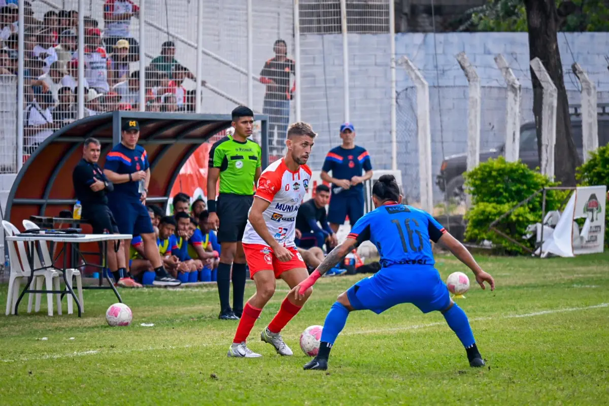 Partido entre Mictlán y Municipal por la ida de los cuartos de final del Apertura 2025 - CSD Mictlán
