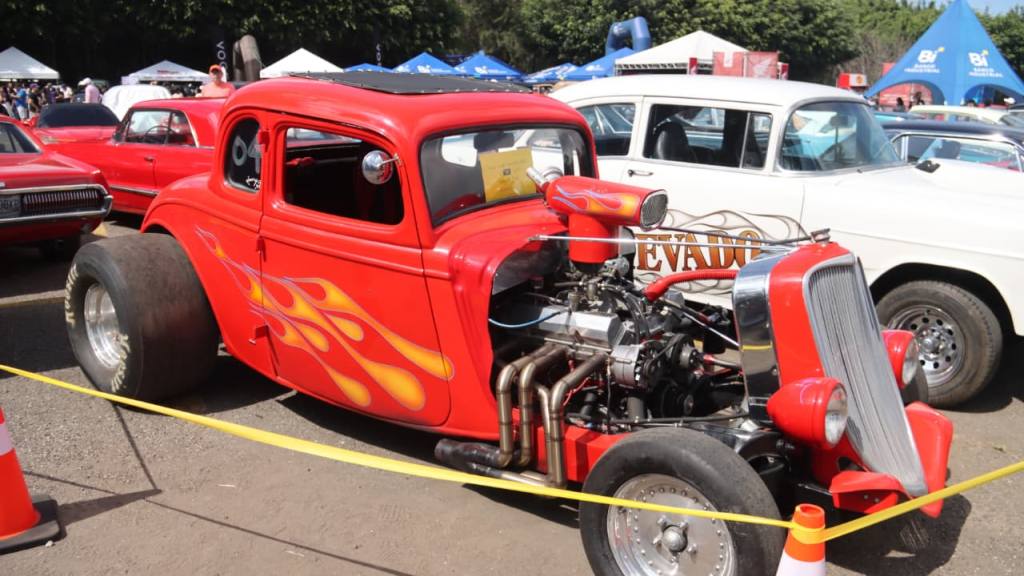 Más de 150 carros de diferentes categorías fueron parte de la exposición. | Álex Meoño
